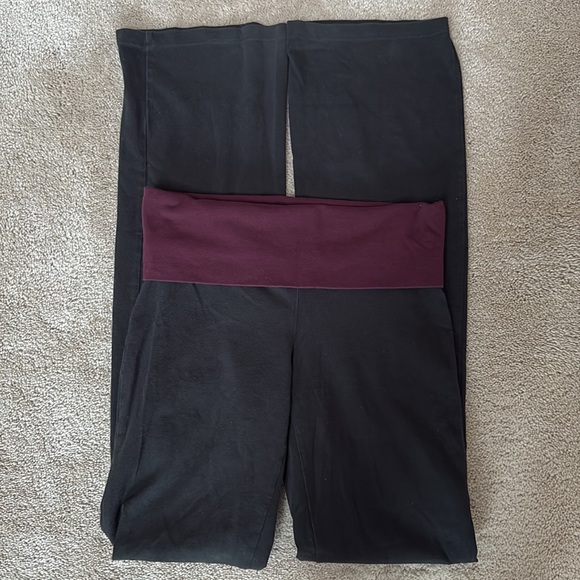 VICTORIA’S SECRET Yoga Flare Leggings size XS - Picture 5 of 7